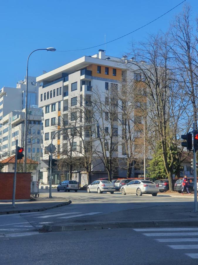 Lux Opera 2 Daire Banyaluka Dış mekan fotoğraf